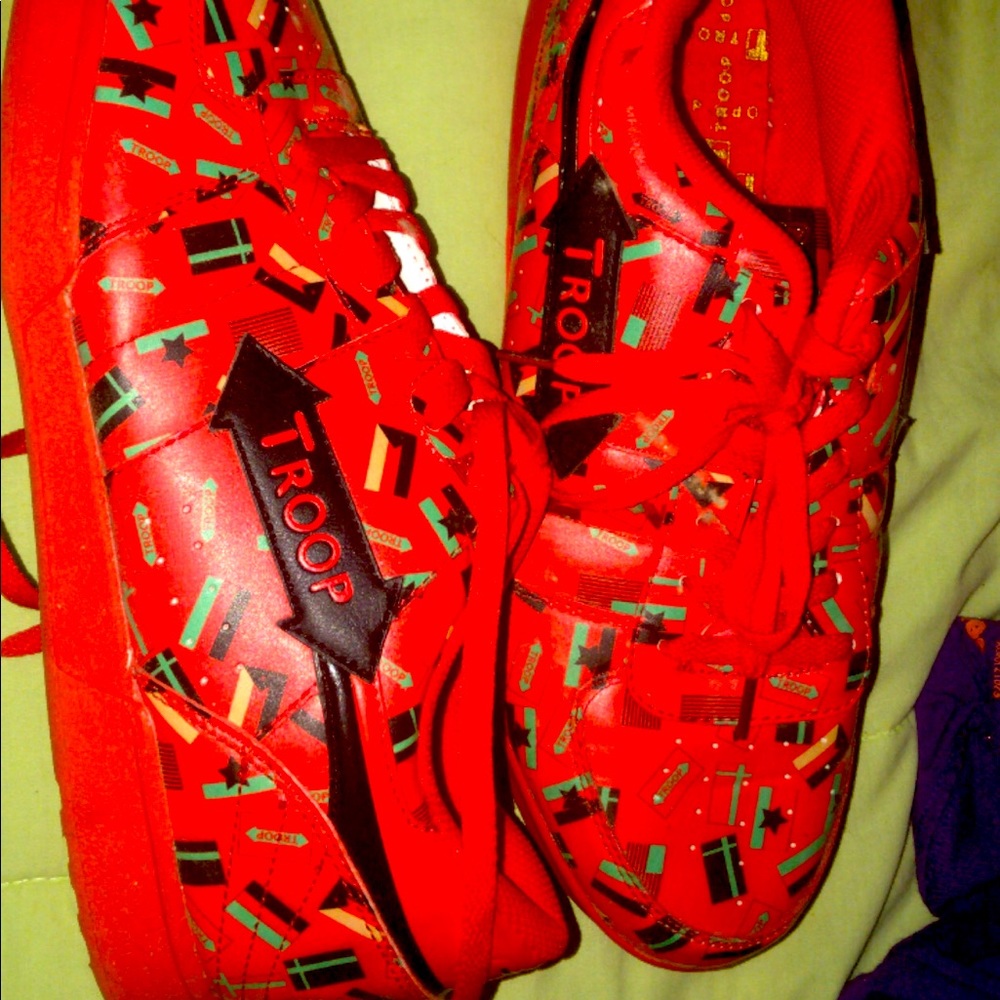 Troop shoes